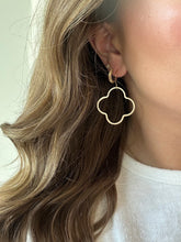 Load image into Gallery viewer, Gold Open Clover Earring