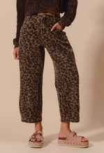 Load image into Gallery viewer, Leopard Print Barrel Jeans