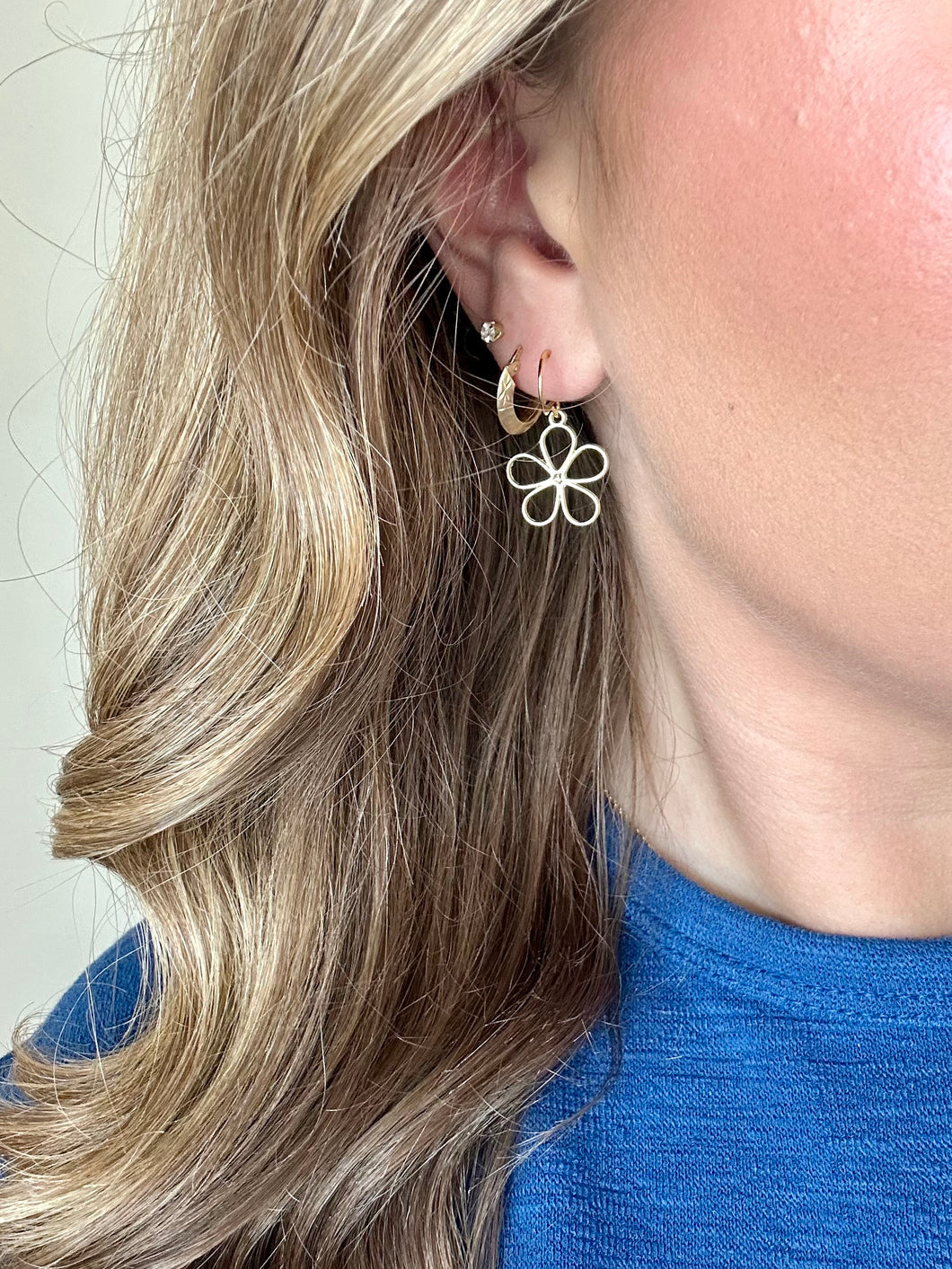 Gold Daisy Earring