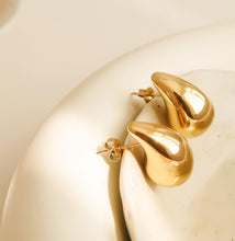 Load image into Gallery viewer, Gold Teardrop Earrings