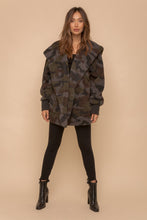 Load image into Gallery viewer, Camo Sherpa Jacket