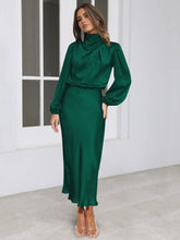 Load image into Gallery viewer, Emerald Green Long Sleeve Satin Dress