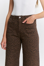 Load image into Gallery viewer, Leopard Patch Pocket Jeans