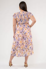 Load image into Gallery viewer, Plus Floral Smocked Tiered Midi Dress